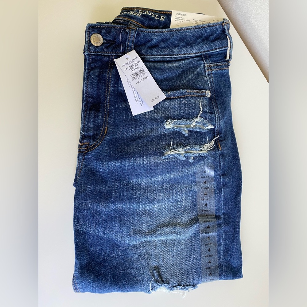 American Eagle Hi-Rise Slim size 4 short